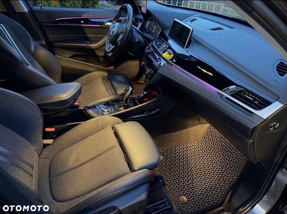 BMW X1 sDrive18i Sport Line - 23