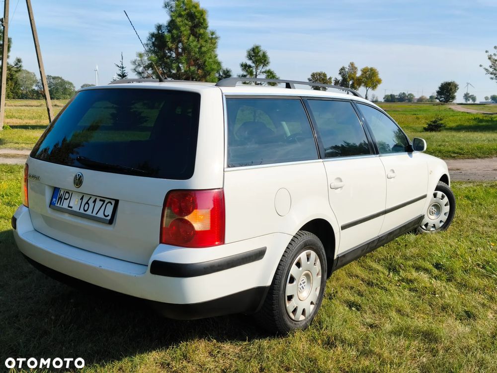 Volkswagen Passat 1.6 Comfortline Family - 14