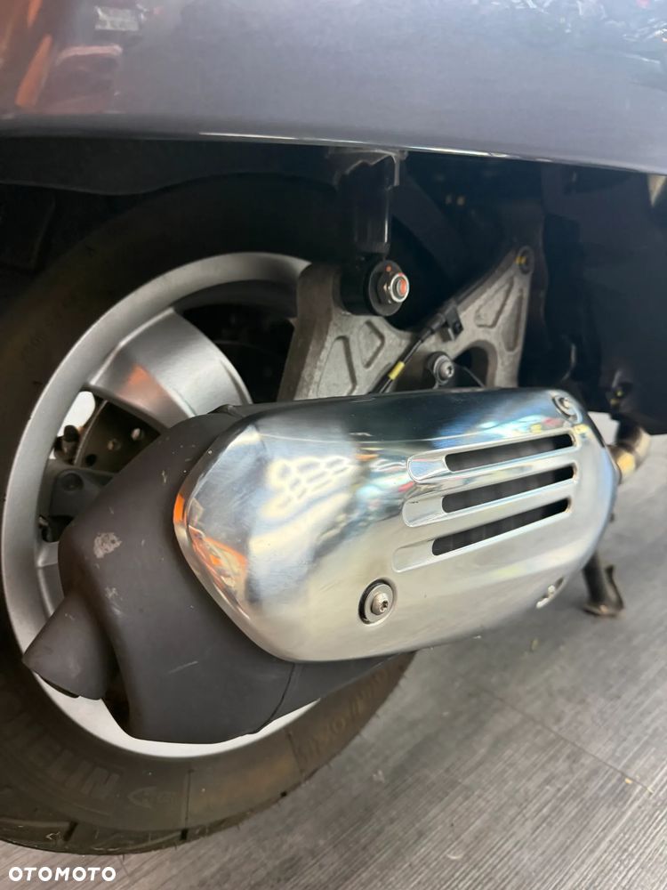 Vespa GTS - 20