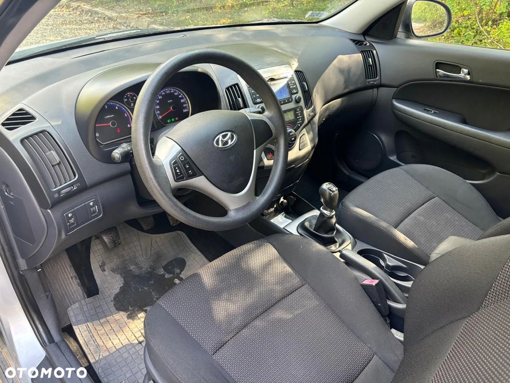 Hyundai i30 1.6 CRDi Comfort EU5 - 16