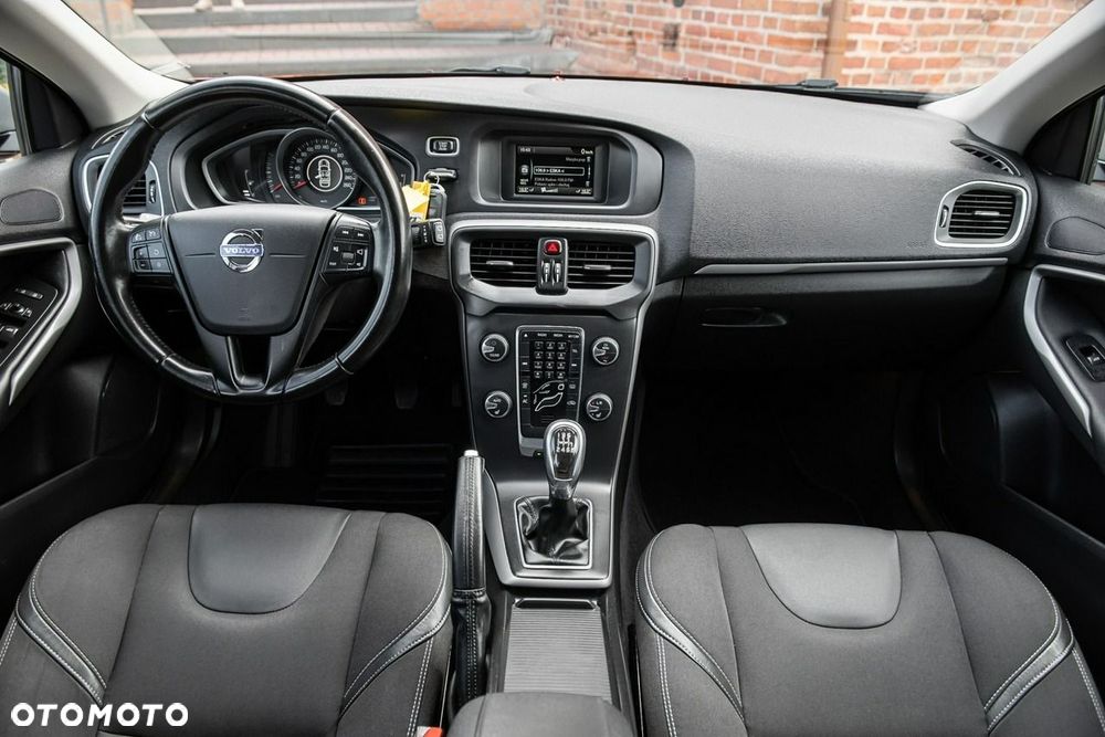Volvo V40 D4 Kinetic - 5