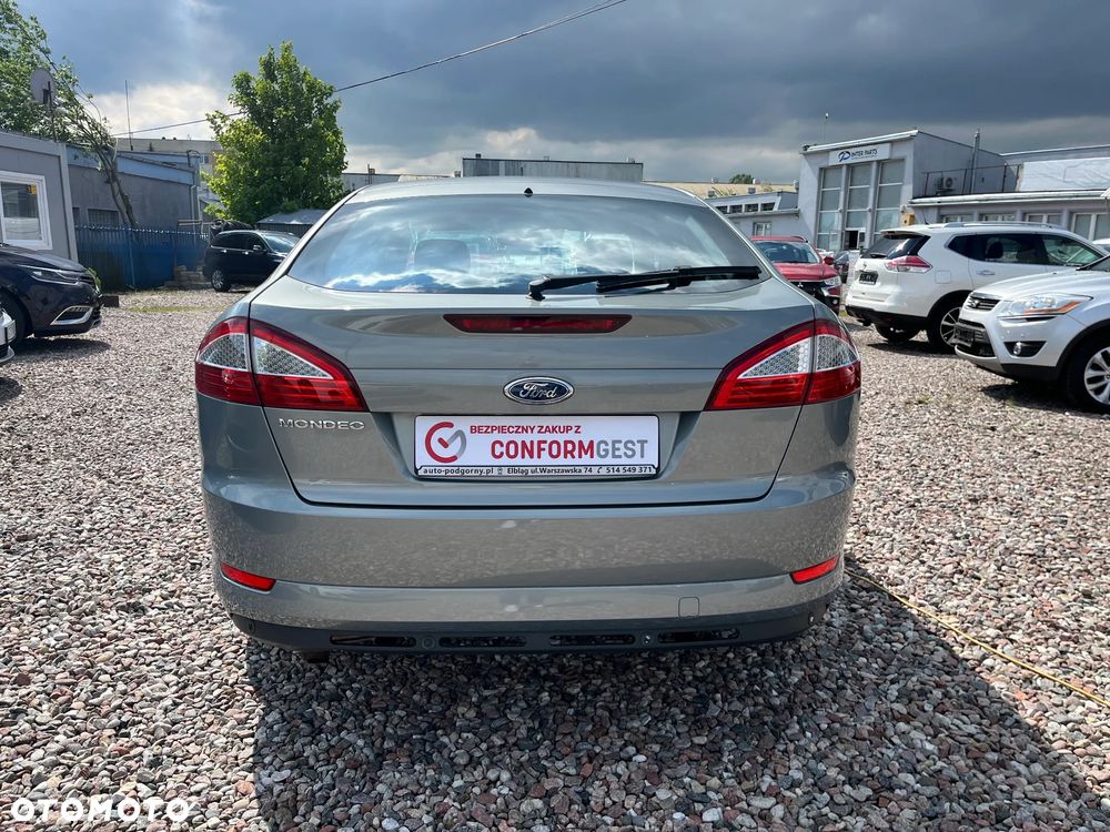 Ford Mondeo 2.0 Ghia - 8