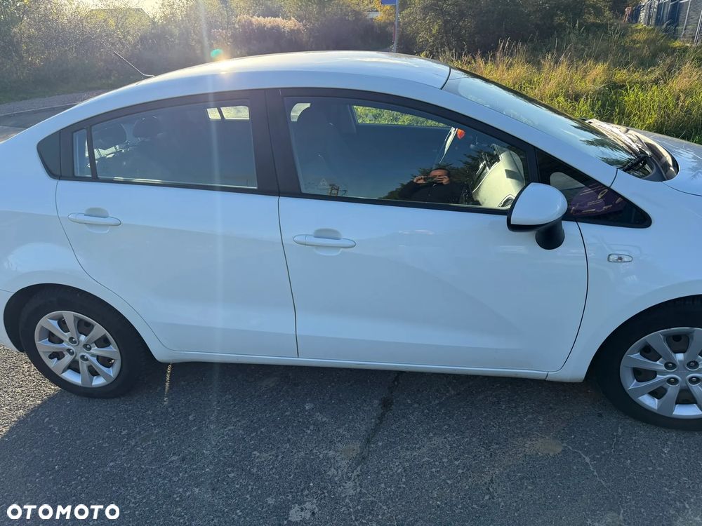 Kia Rio - 4