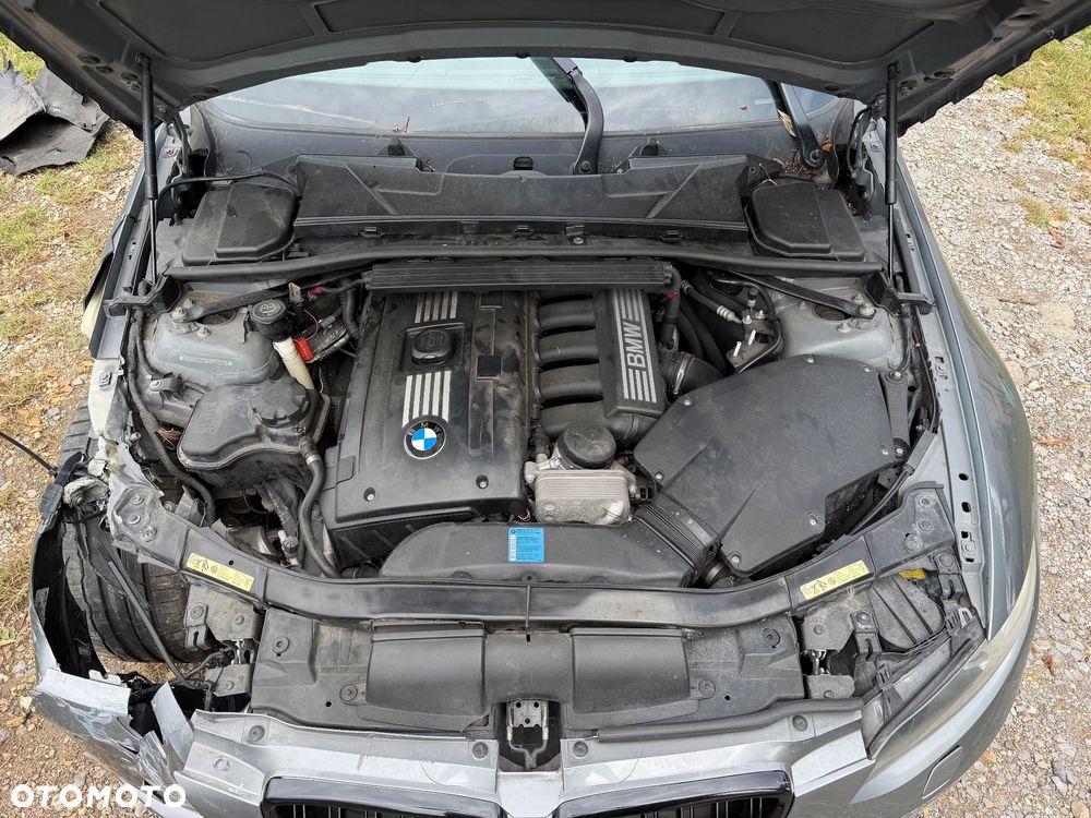 BMW Seria 3 325i - 6