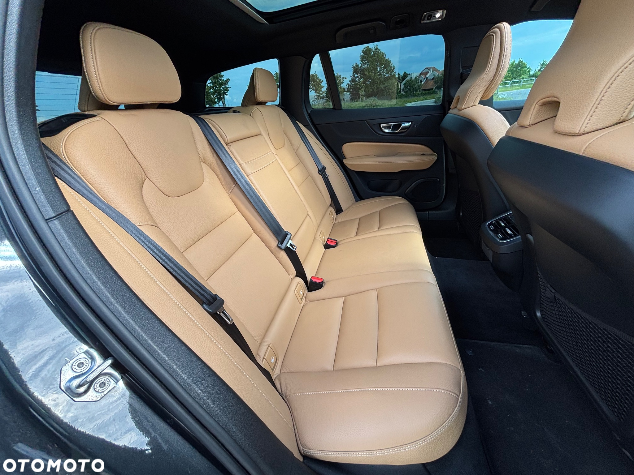 Volvo V60 T6 AWD Momentum Pro - 22