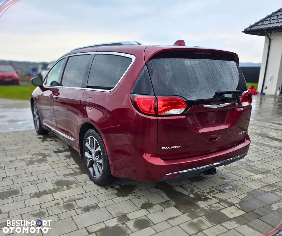 Chrysler Pacifica - 6