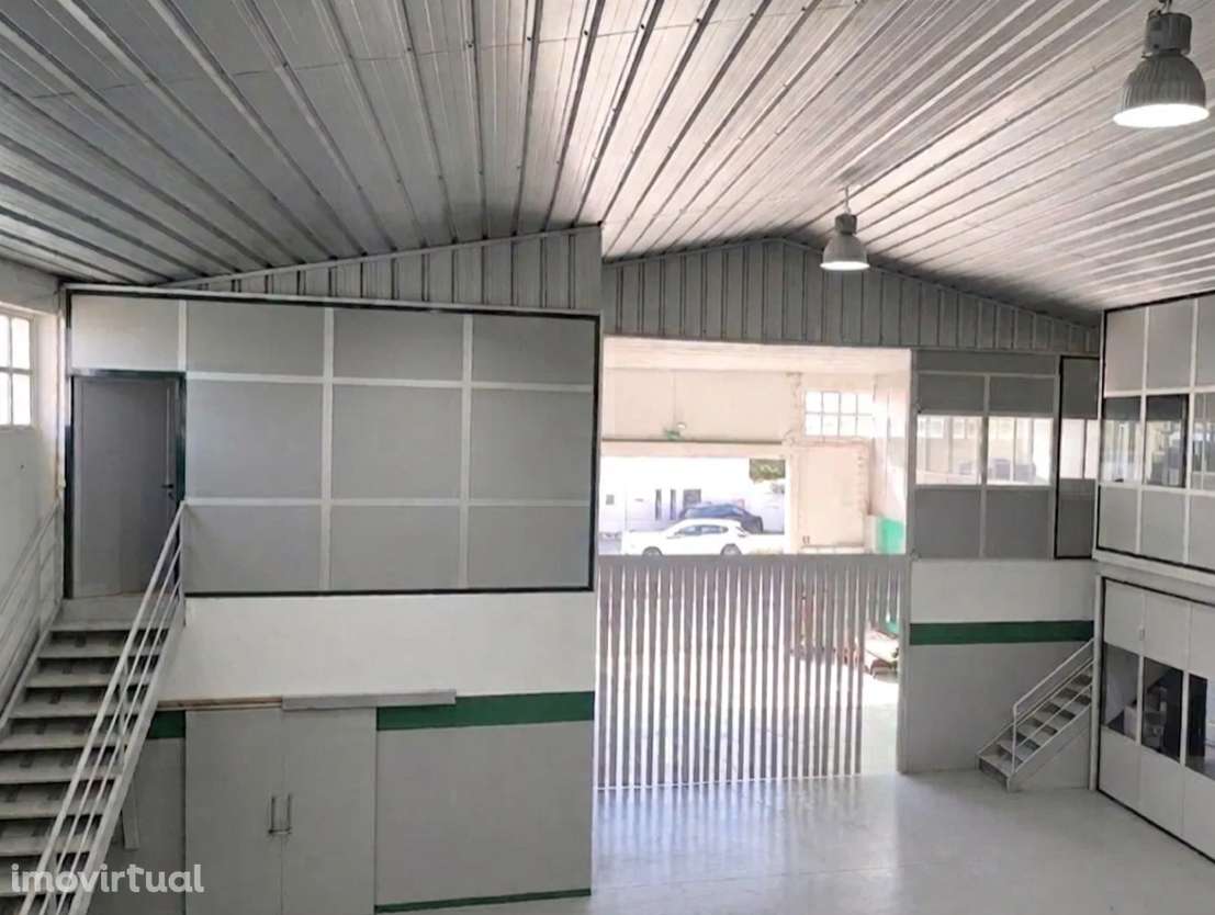 Arrendamento – Armazém / Espaço Comercial e Industrial em Leiria - Grande imagem: 4/8