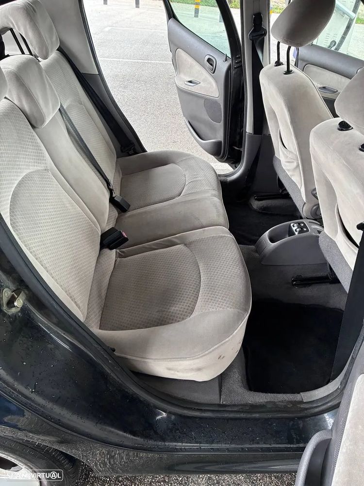 Peugeot 206 - 3