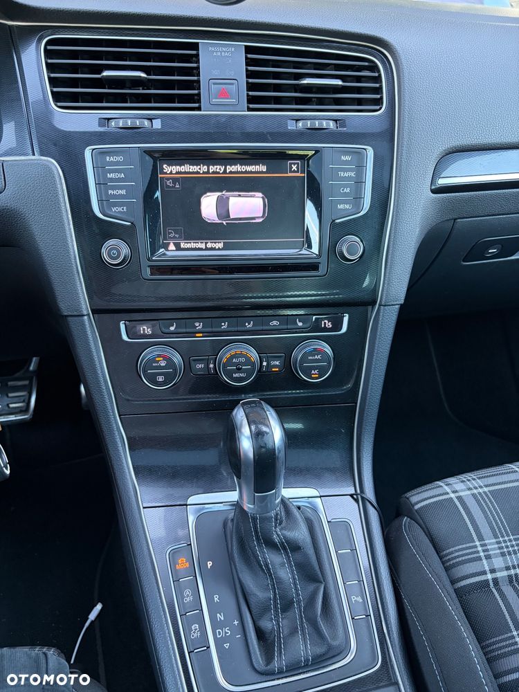 Volkswagen Golf - 16