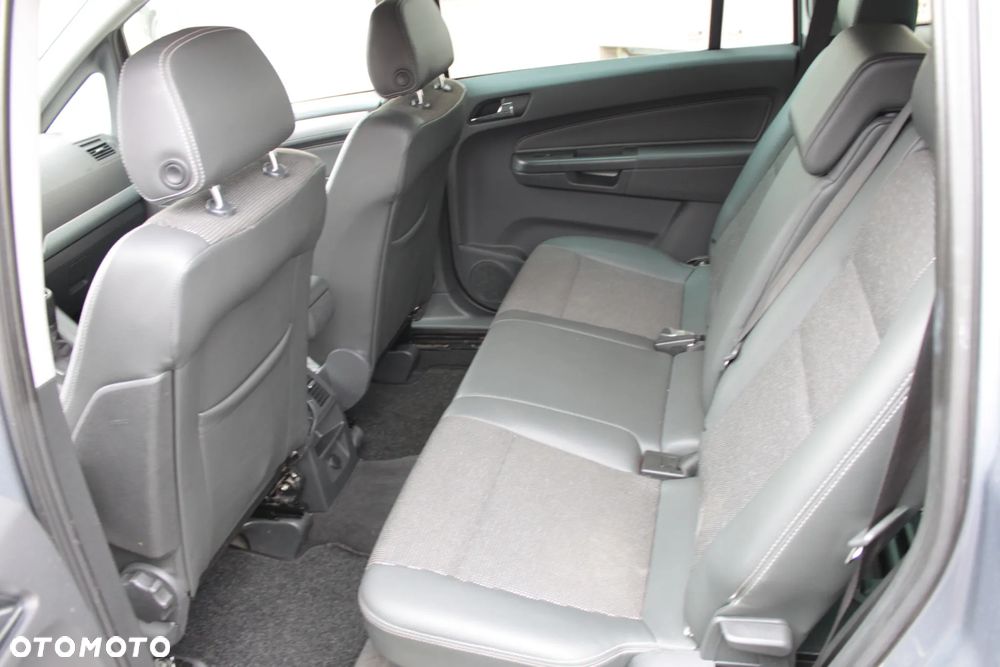 Opel Zafira - 17