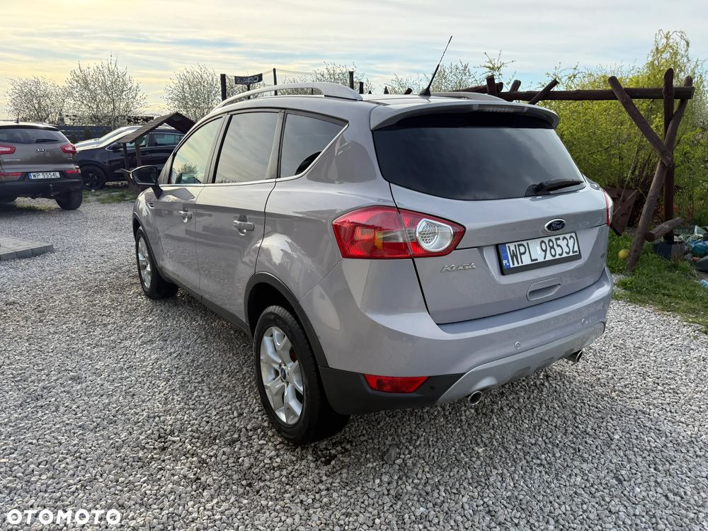 Ford Kuga 2.0 TDCi 2x4 Titanium - 17