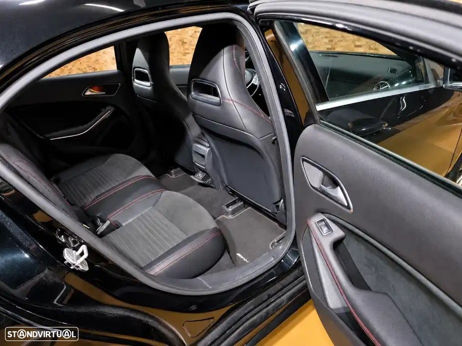 Mercedes-Benz A 180 d AMG Line - 16