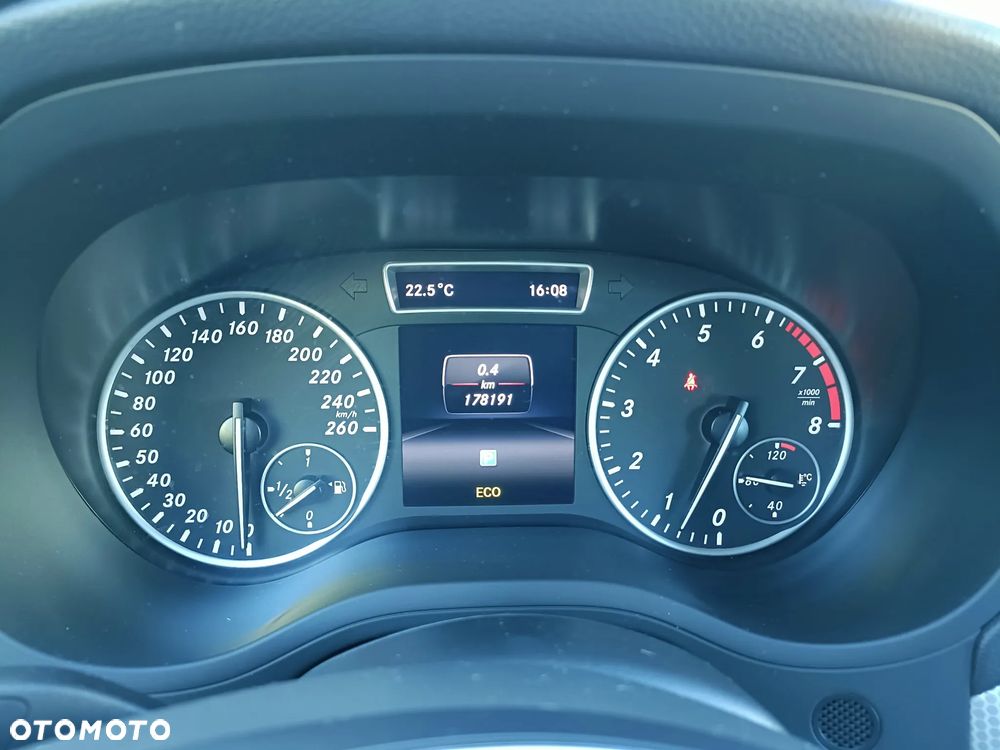 Mercedes-Benz Klasa B 180 Style - 16