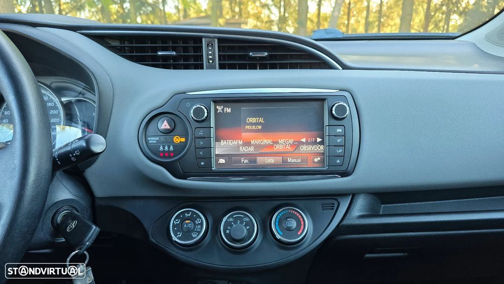 Toyota Yaris 1.0 VVT-i Comfort+P.Style - 25