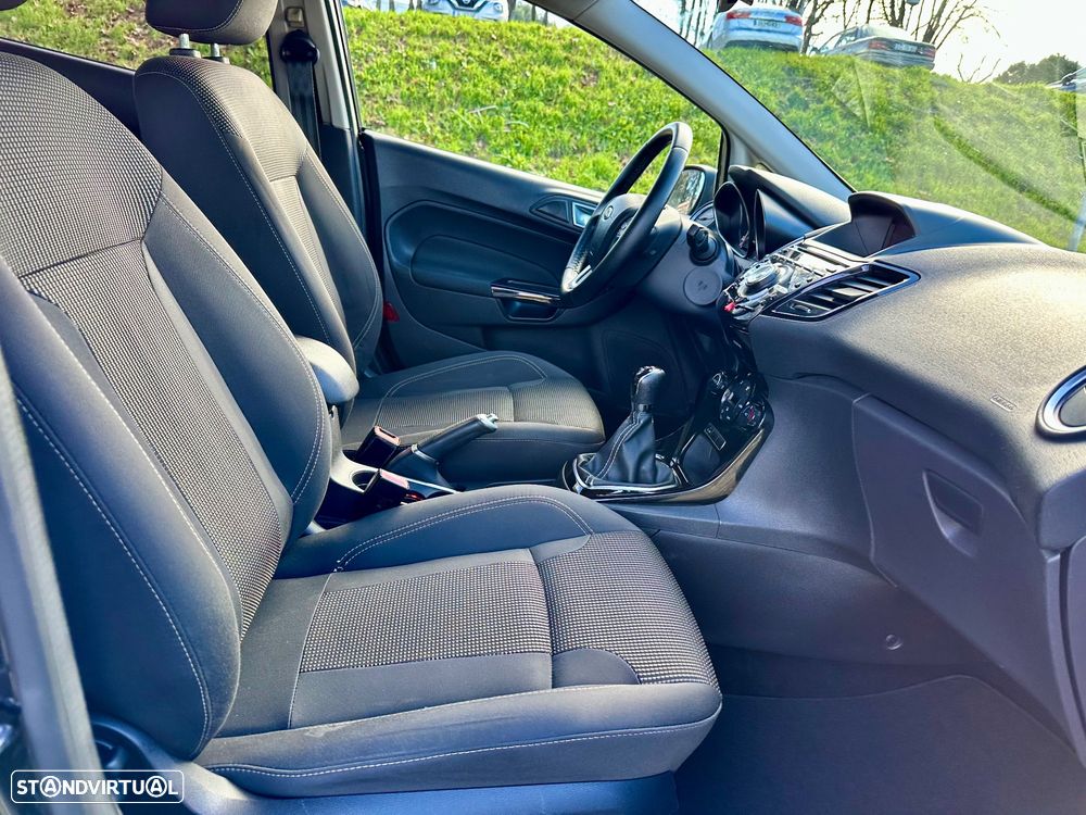 Ford Fiesta 1.5 TDCi Titanium - 35