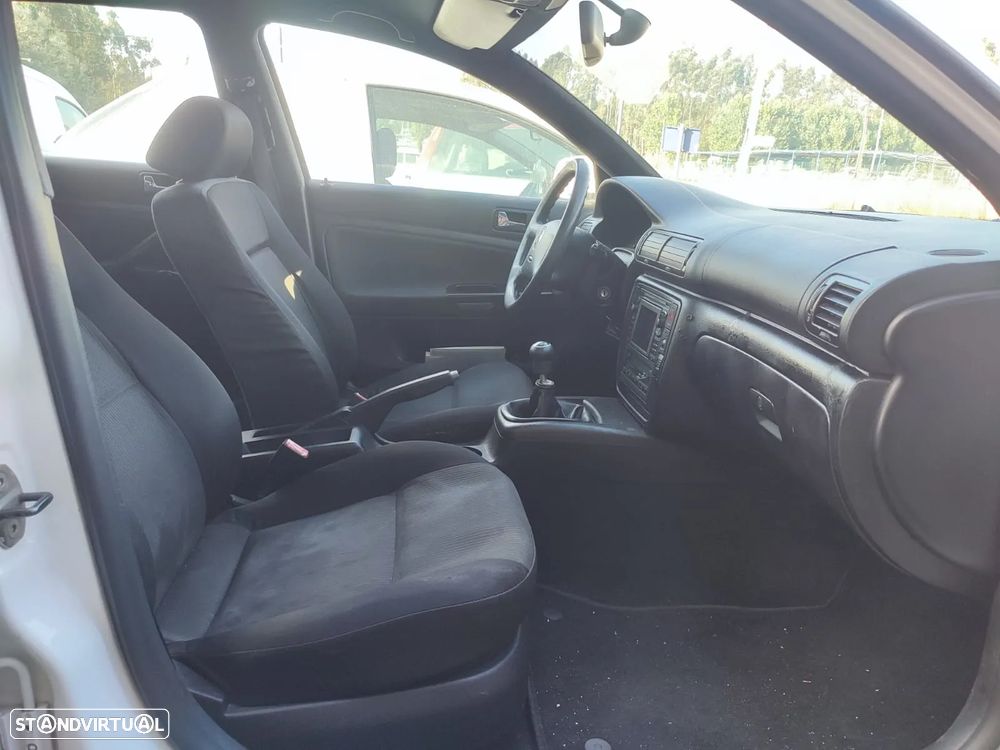 VW Passat Variant 1.9 TDi Comfortline Family - 5