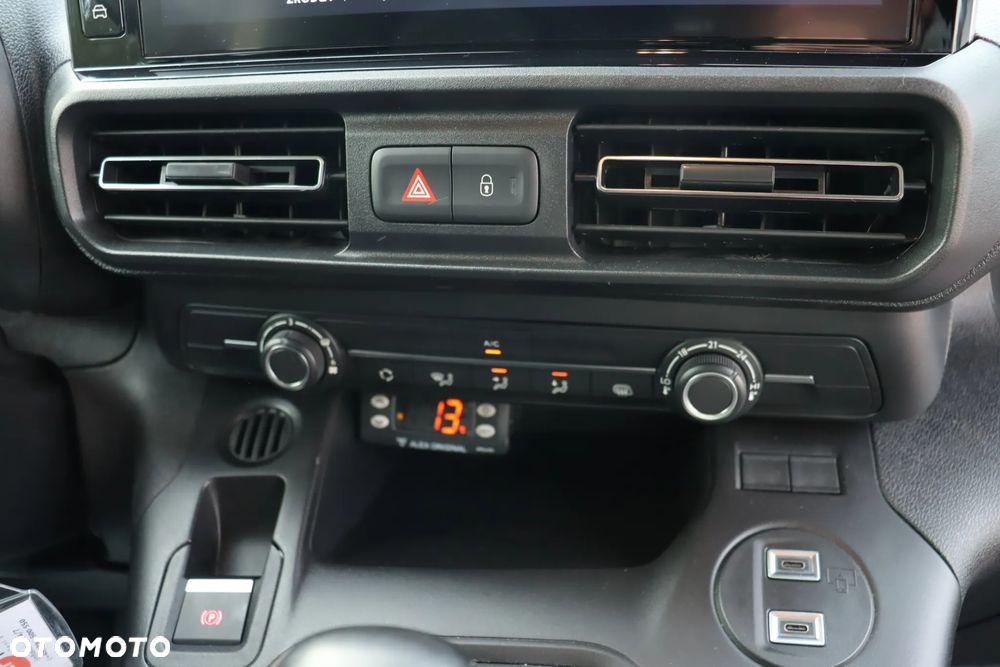Fiat Doblo Chlodnia 2tys km Salon Pl,F-vat23,3osobowy. - 14