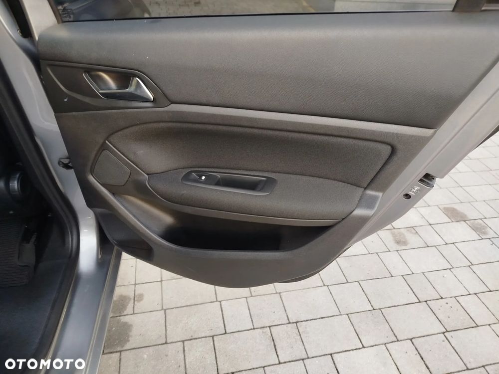Peugeot 308 1.6 THP Allure - 25