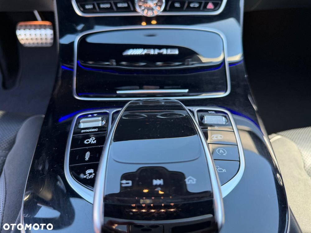 Mercedes-Benz Klasa E AMG 63 S 4Matic+ AMG Speedshift MCT-9G - 18
