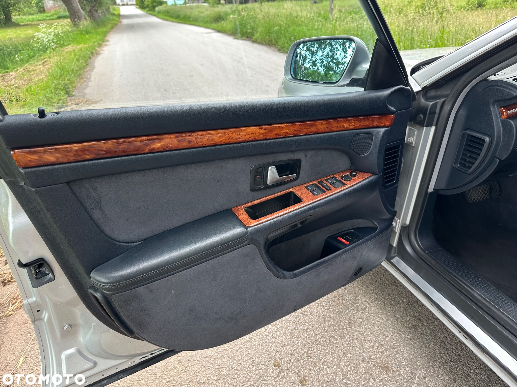 Audi A8 4.2 L Quattro - 14