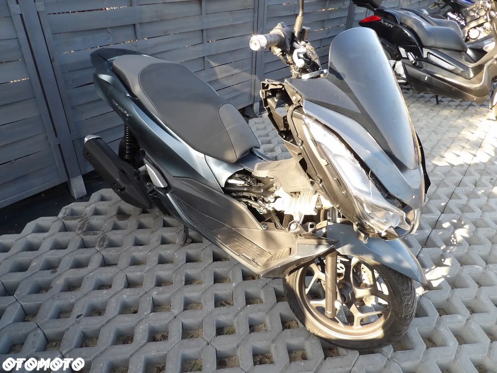 Honda PCX - 9