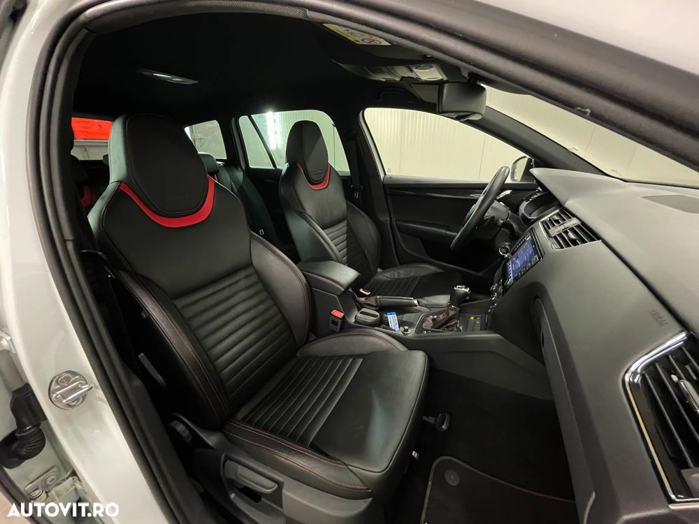 Skoda Octavia 2.0 TDI DSG RS - 11