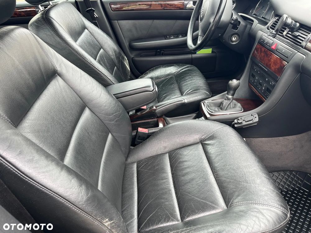 Audi A6 Limousine 2.5 TDI - 32