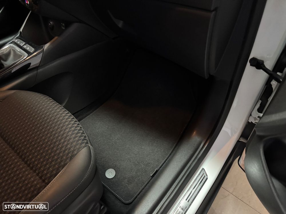 Opel Crossland X 1.2 T Innovation - 48