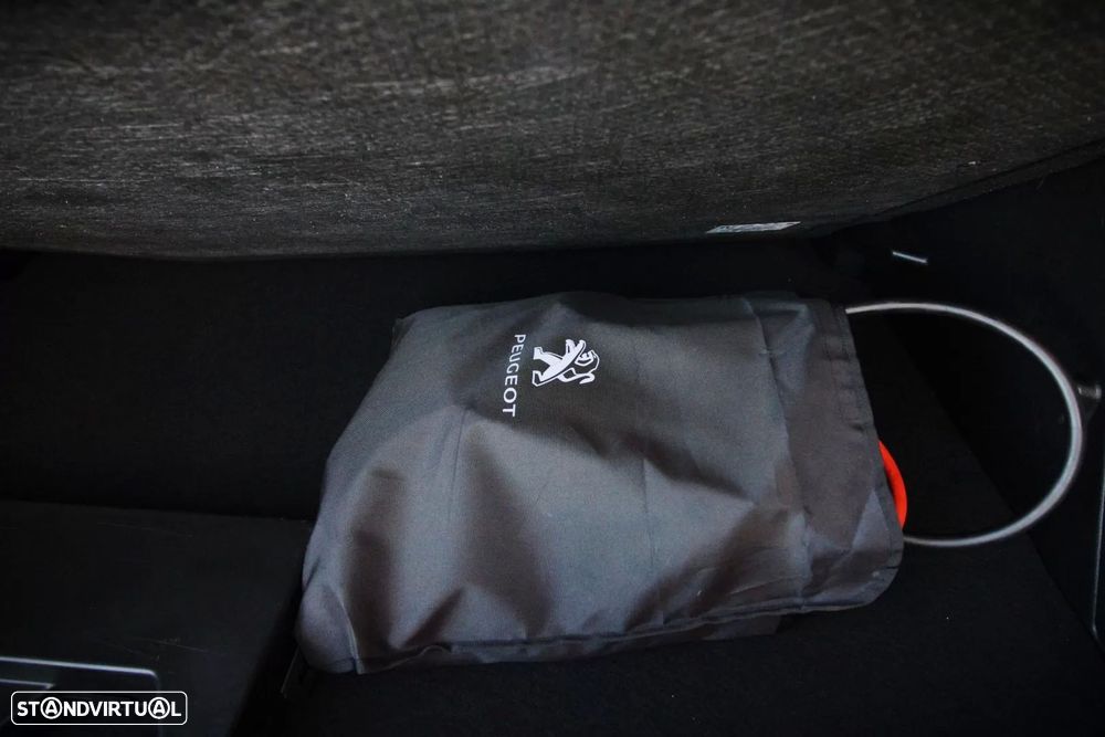 Peugeot e-2008 50 kWh GT Line - 43