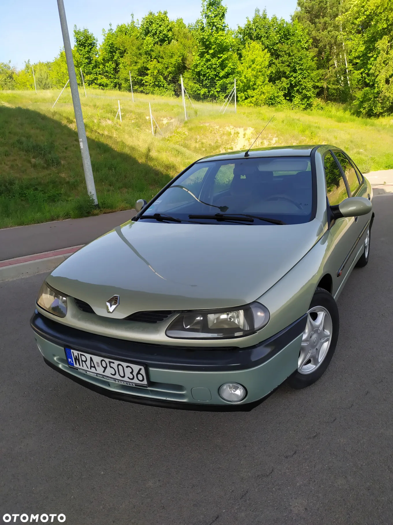 Renault Laguna 1.6 Concorde - 25