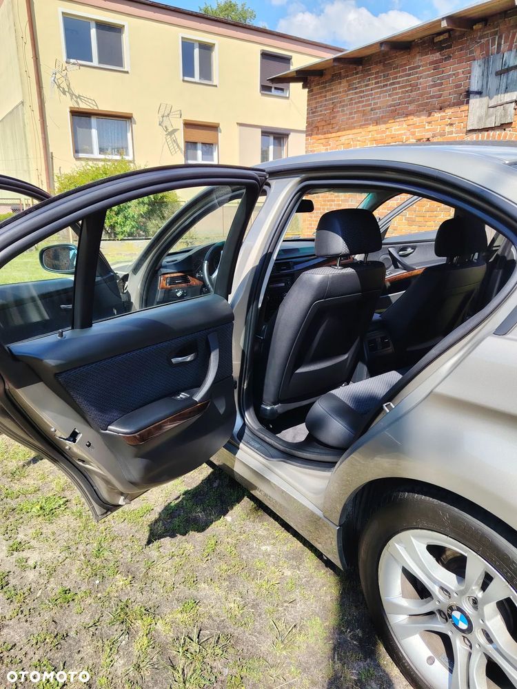 BMW Seria 3 318i - 9