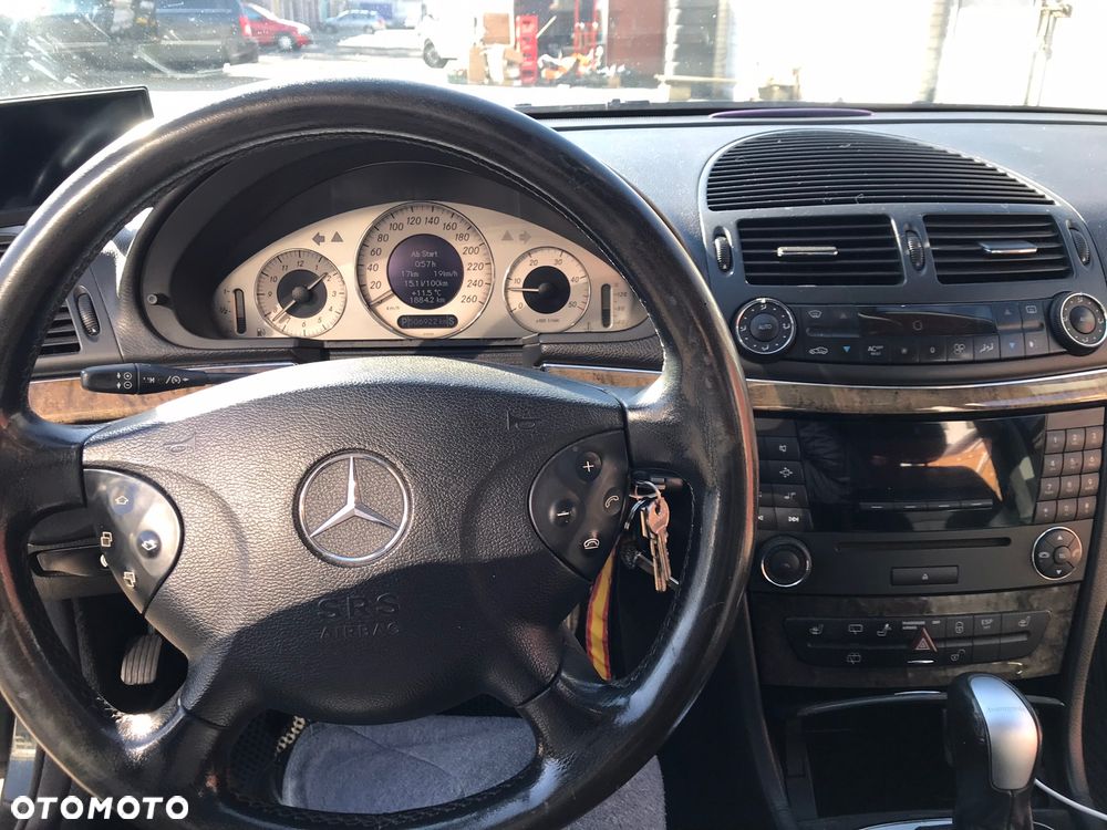 Mercedes-Benz Klasa E 320 CDI T Avantgarde - 11