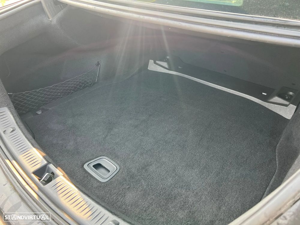 Mercedes-Benz E 200 d 9G-TRONIC - 30