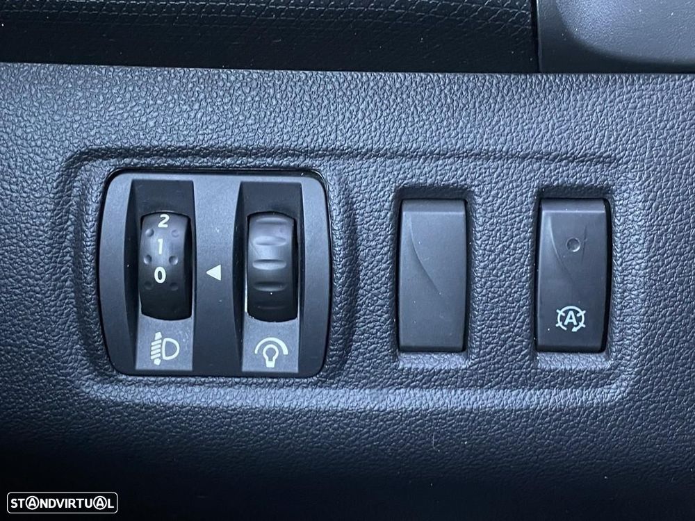 Renault Clio Sport Tourer 1.5 dCi Limited - 26