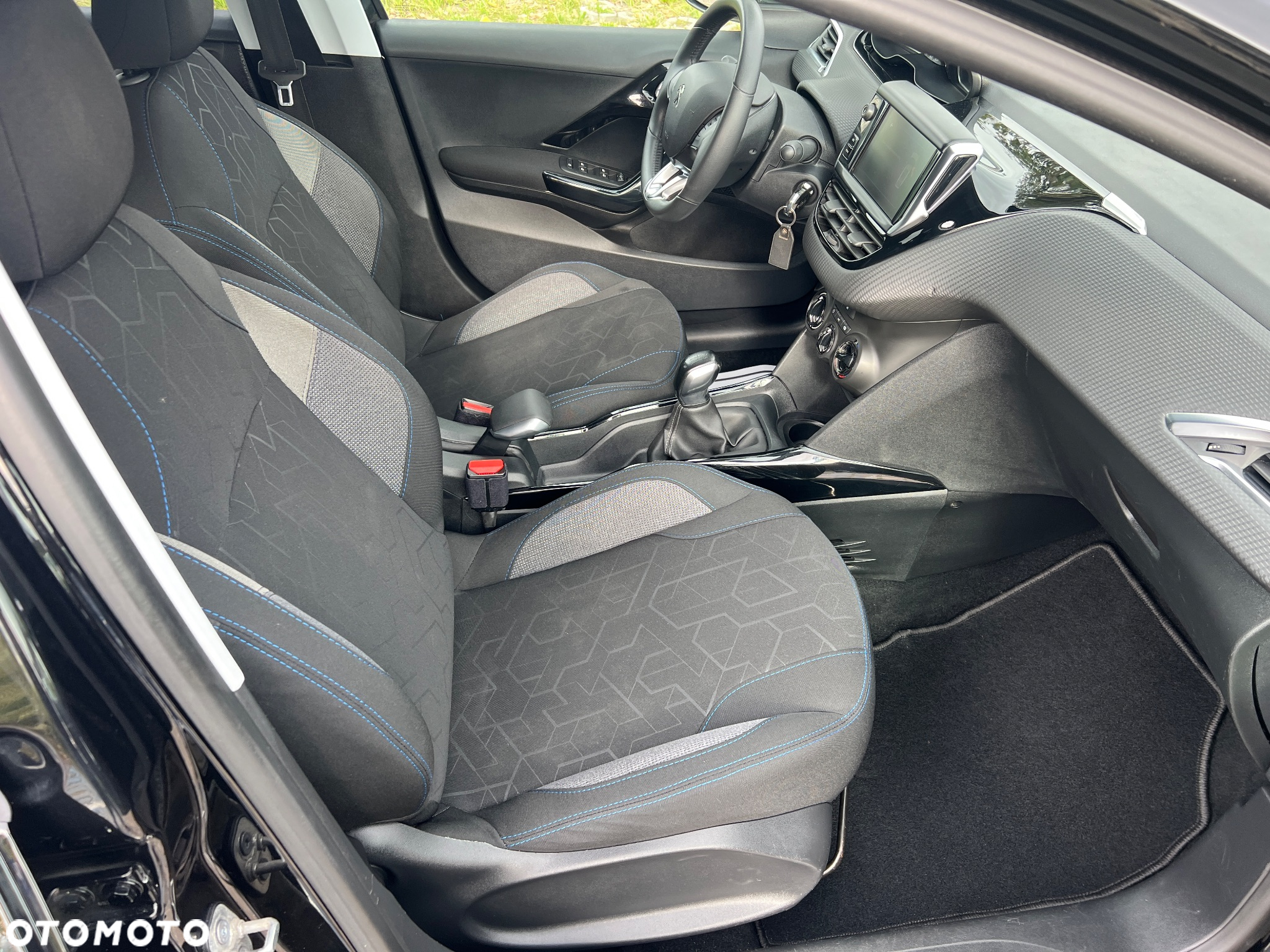 Peugeot 2008 1.2 Pure Tech Signature - 15