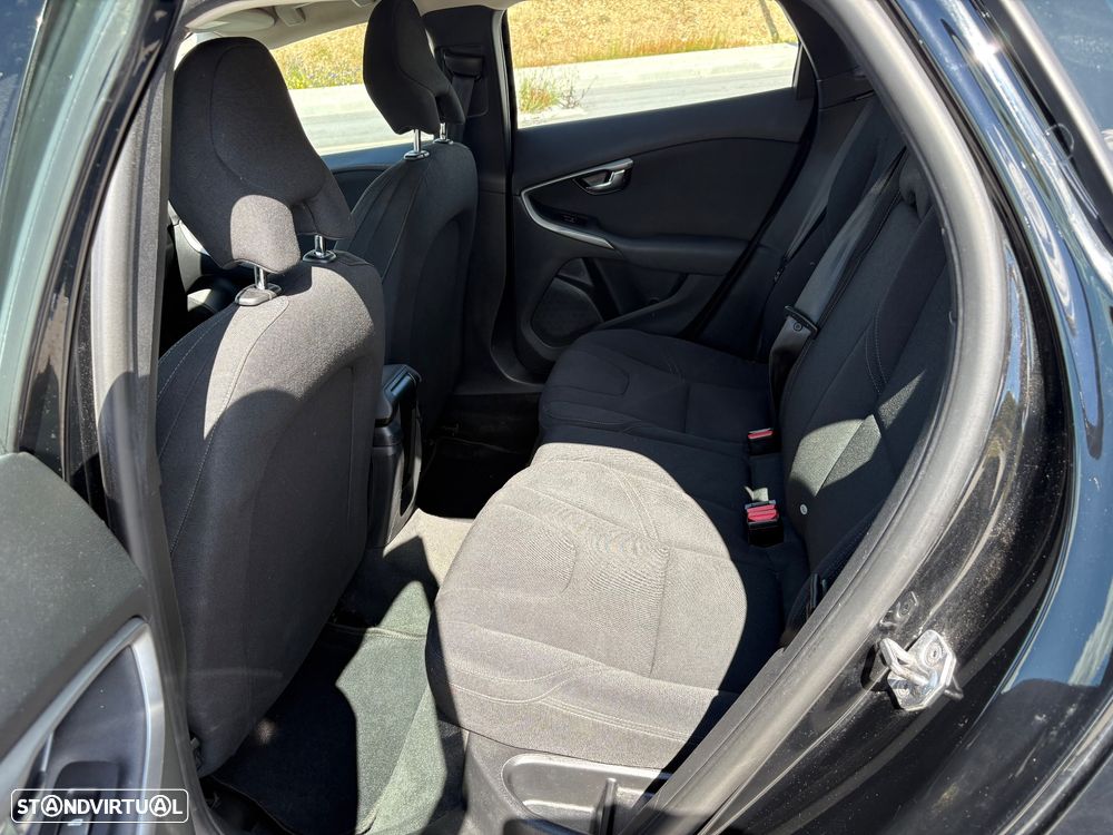 Volvo V40 2.0 D2 Momentum - 17