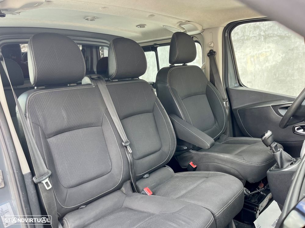 Renault Trafic 1.6 DCI Cabine dupla 6 lugares versão longa - 26