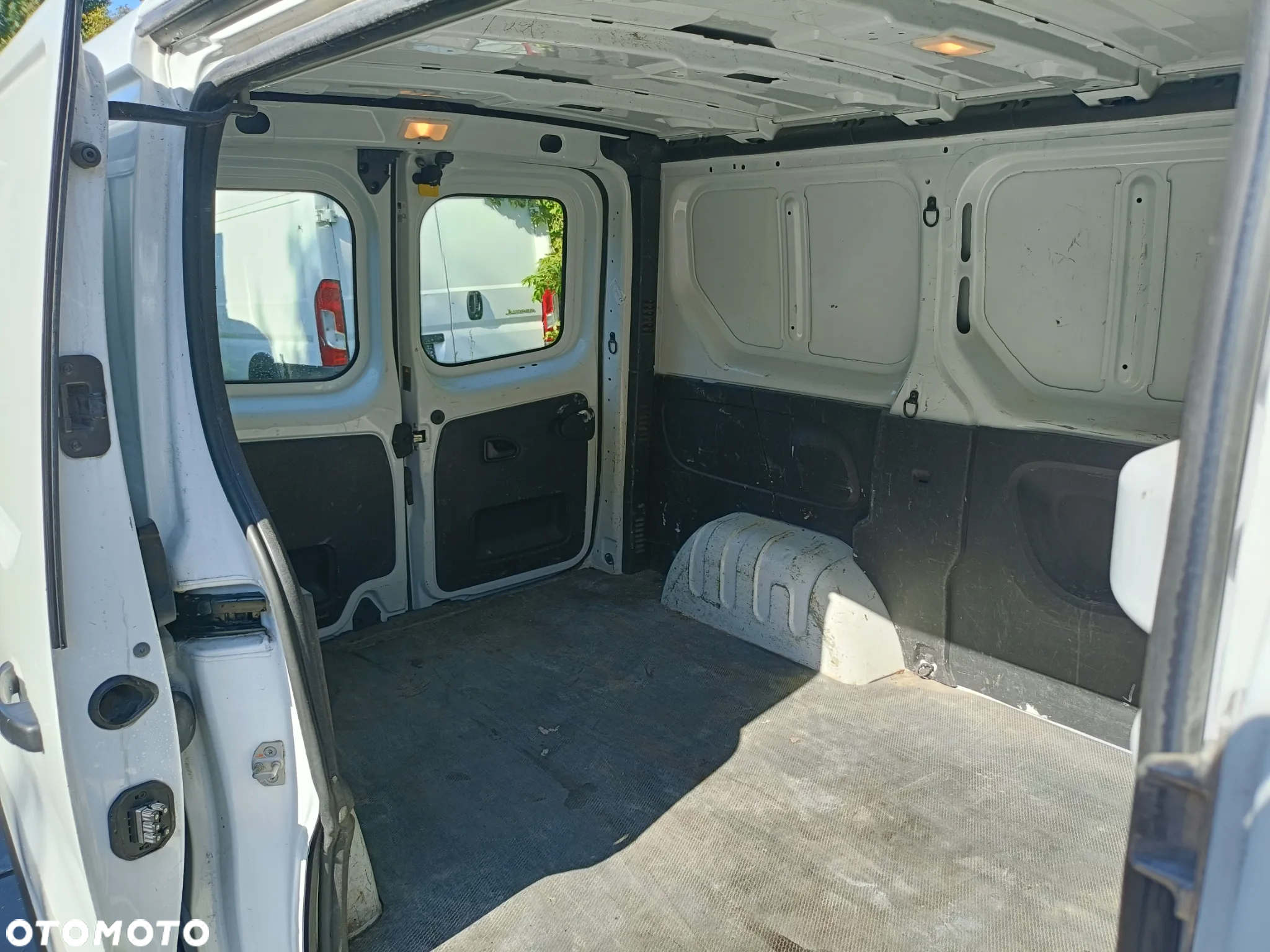 Opel VIVARO - 14