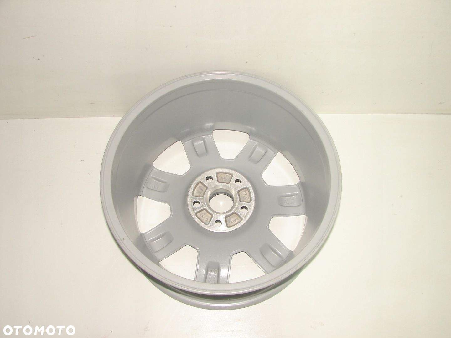 Felga aluminiowa AUDI A8 D3 03-10 8x17 4E0601025S - 2