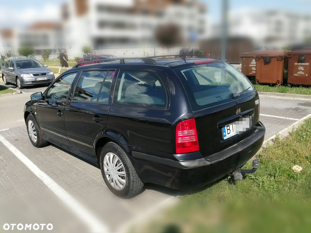 Skoda Octavia 1.8T Elegance - 4
