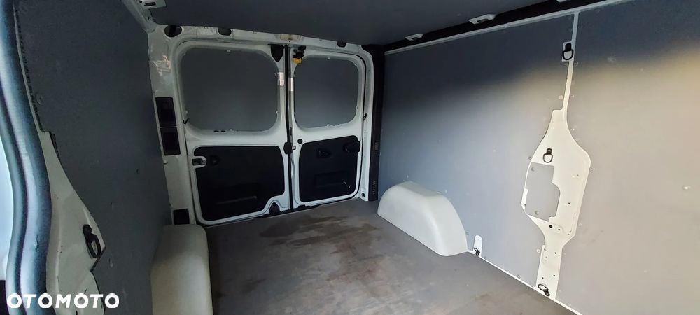 Opel VIVARO - 25