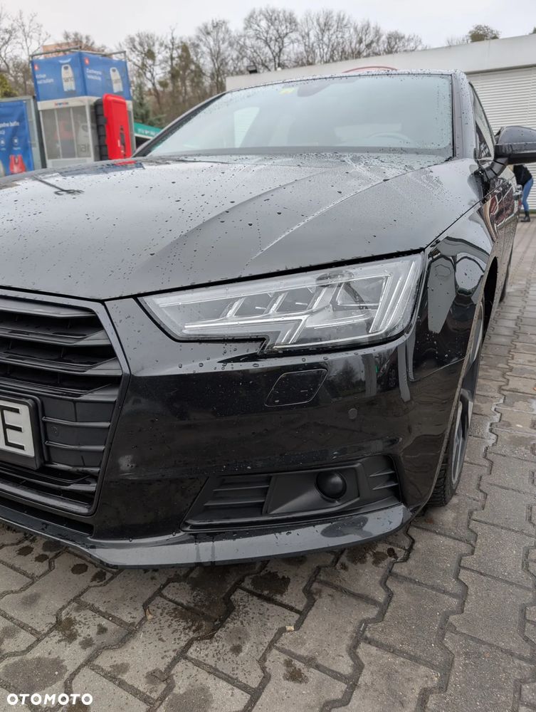 Audi A4 Limousine - 4