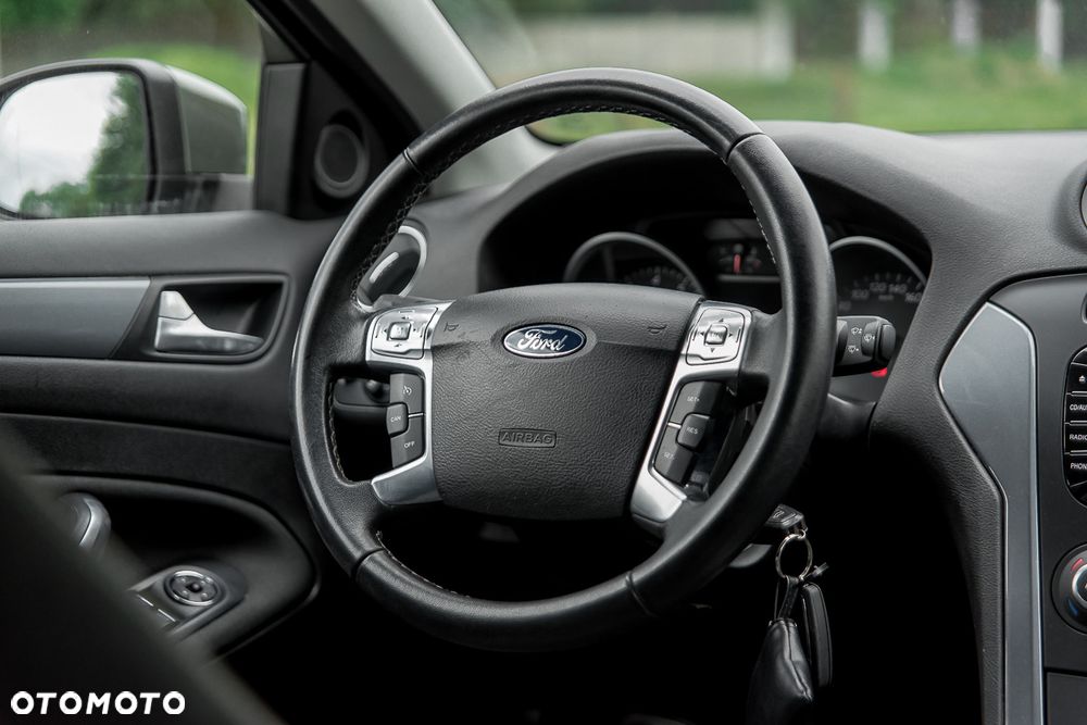 Ford Mondeo - 34