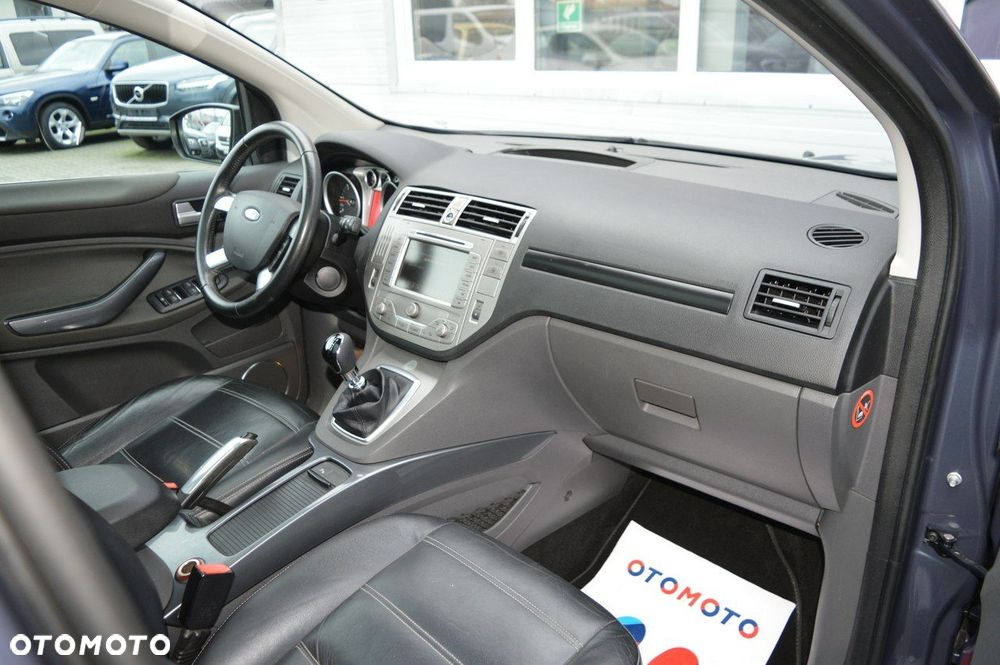 Ford Kuga 2.0 TDCi 2x4 Titanium - 23