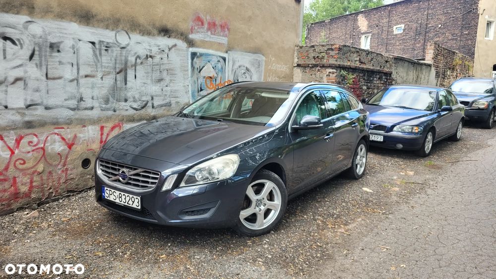 Volvo V60 D5 Momentum - 19