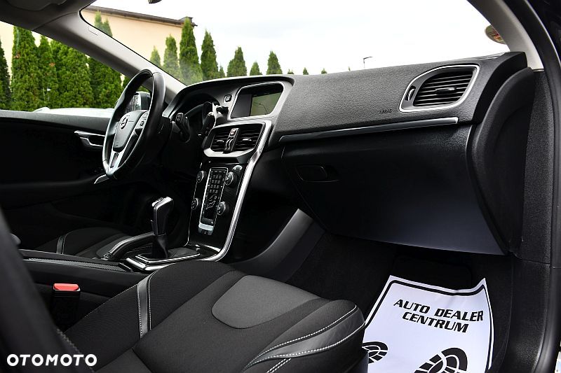 Volvo V40 T3 Momentum - 6