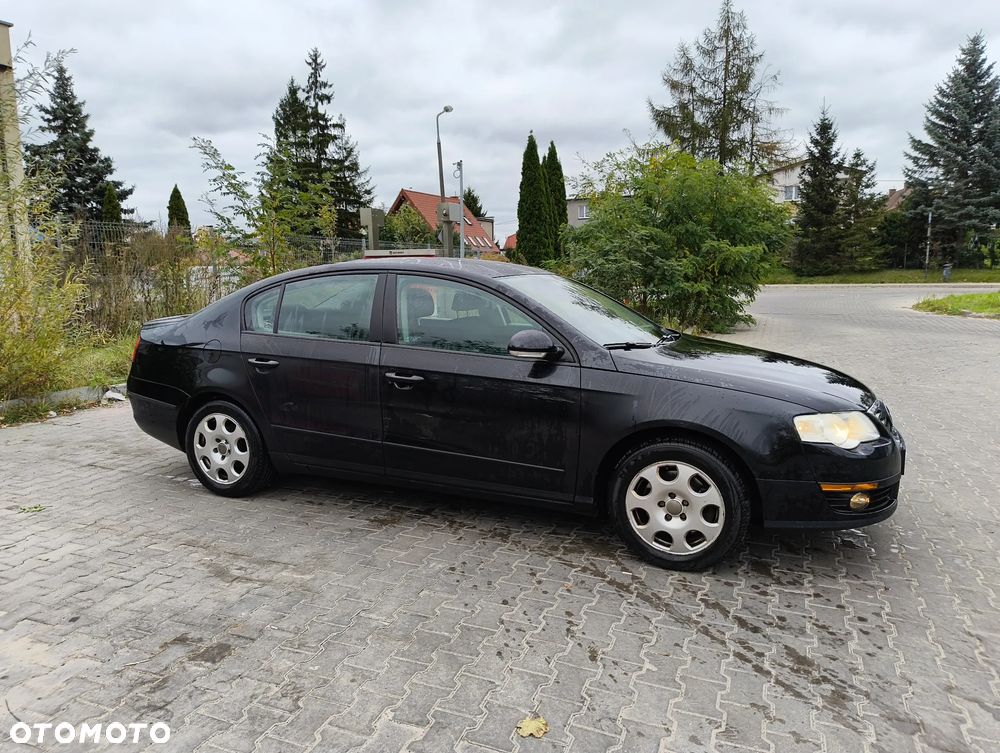 Volkswagen Passat 2.0 TDI DPF BlueMot Comfortline - 8