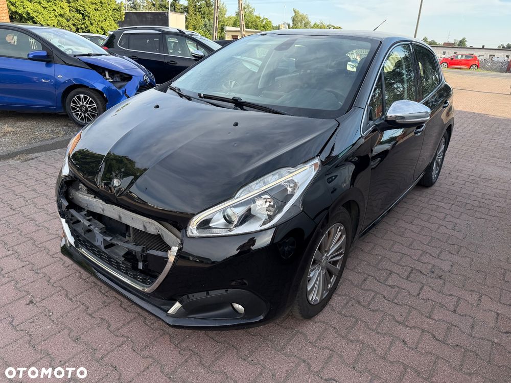 Peugeot 208 - 4