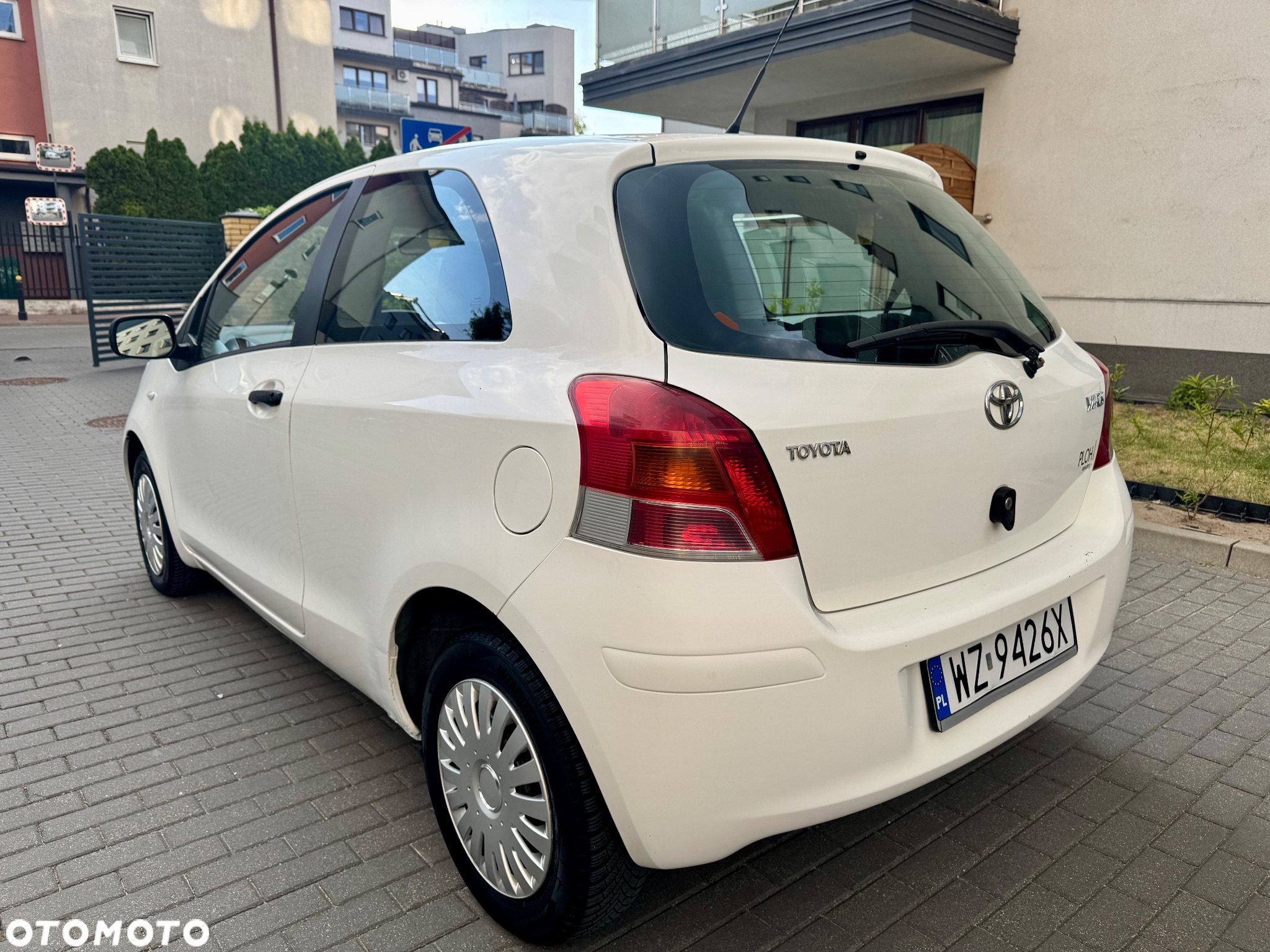 Toyota Yaris 1.0 Entry - 4