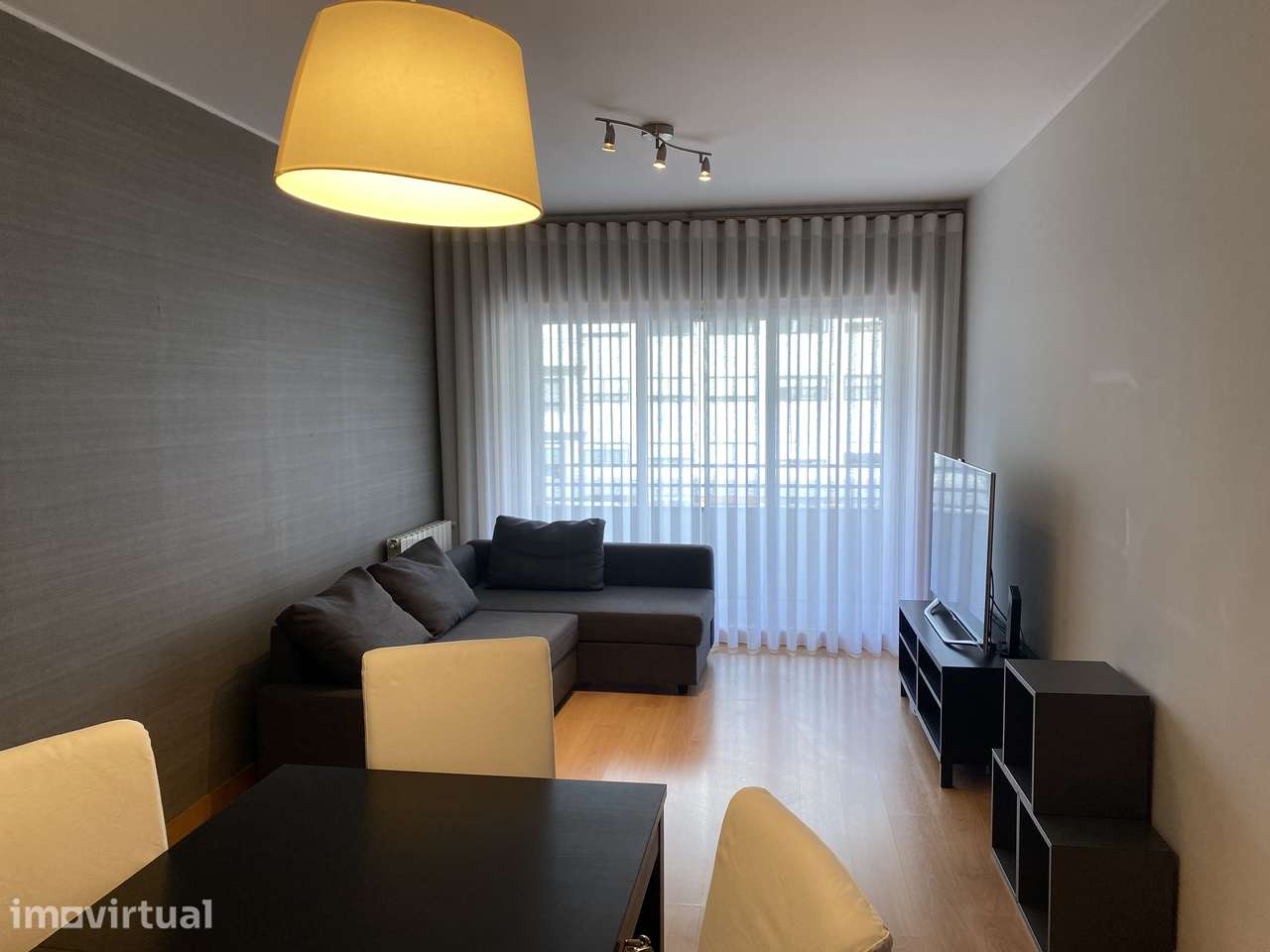 Apartamento T1 Mobilado com lugar de garagem. - Grande imagem: 2/9